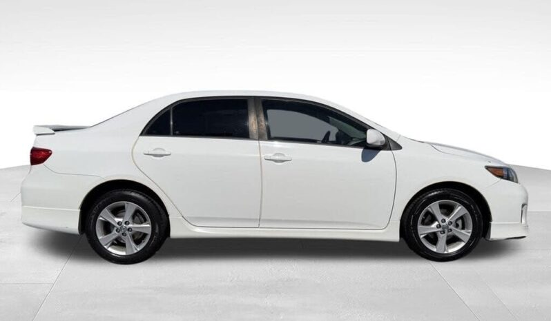 
								2013 Toyota Corolla S full									