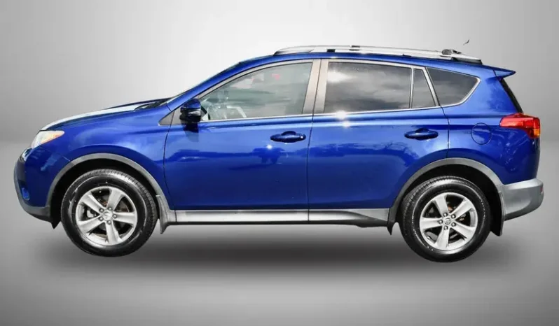 
								2015 Toyota RAV4 XLE full									