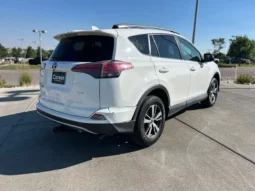 
										2018 Toyota RAV4 XLE full									