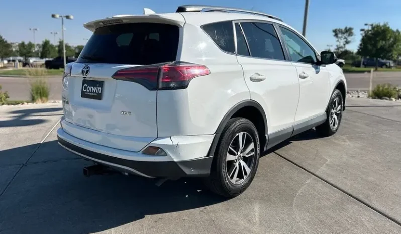 
								2018 Toyota RAV4 XLE full									