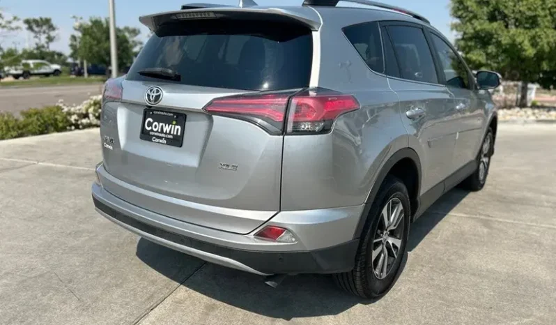 
								2018 Toyota RAV4 XLE full									