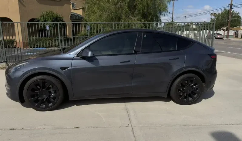 
								2020 Tesla Model Y Long Range Sport Utility 4D full									