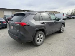 
										2021 Toyota RAV4 XLE full									