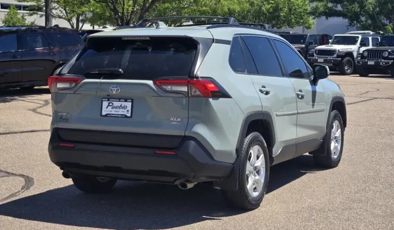 
								2021 Toyota RAV4 XLE full									