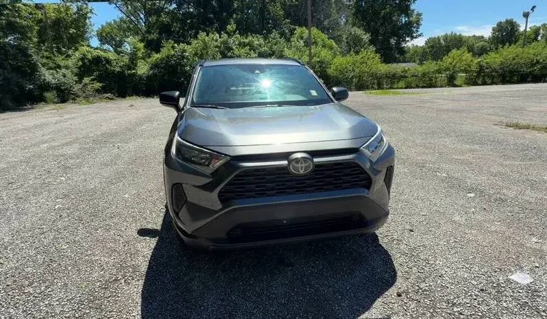 
								2021 Toyota RAV4 LE full									