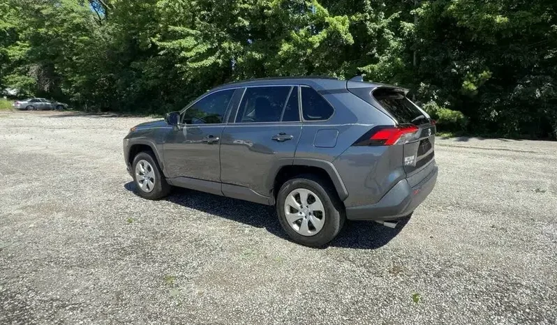 
								2021 Toyota RAV4 LE full									