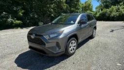 
										2021 Toyota RAV4 LE full									