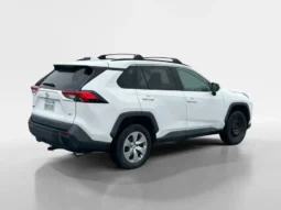
										2021 Toyota RAV4 LE full									