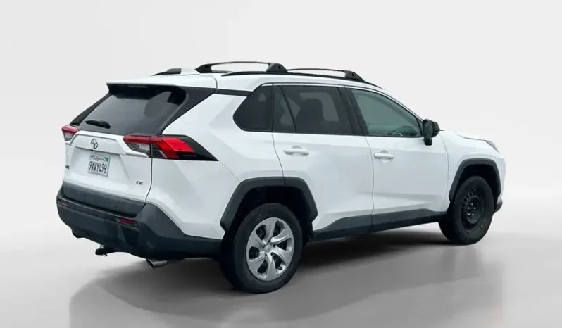 
								2021 Toyota RAV4 LE full									