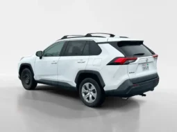 
										2021 Toyota RAV4 LE full									