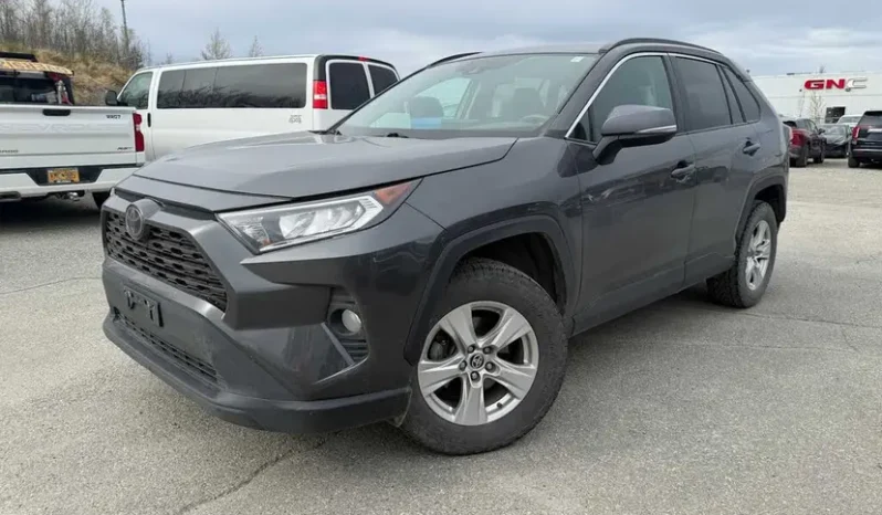 
								2021 Toyota RAV4 XLE full									
