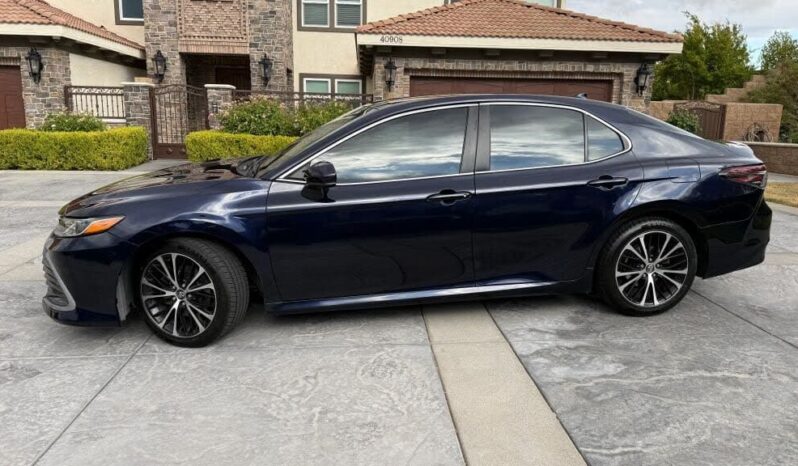 
								2022 Toyota Camry LE full									