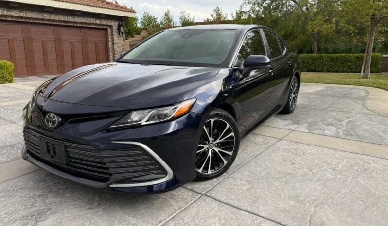 
								2022 Toyota Camry LE full									