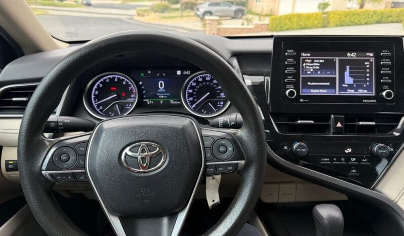 
								2022 Toyota Camry LE full									