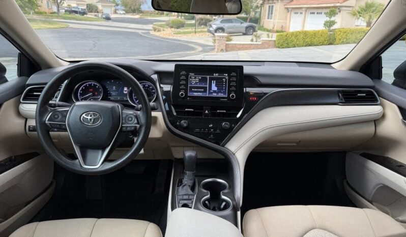 
								2022 Toyota Camry LE full									