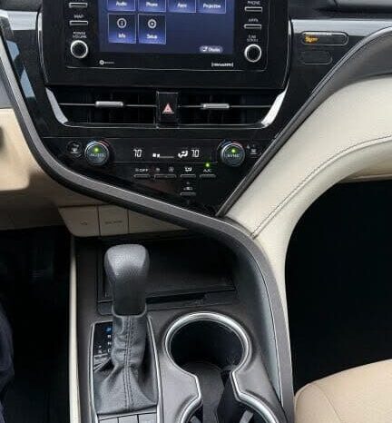 
								2022 Toyota Camry LE full									
