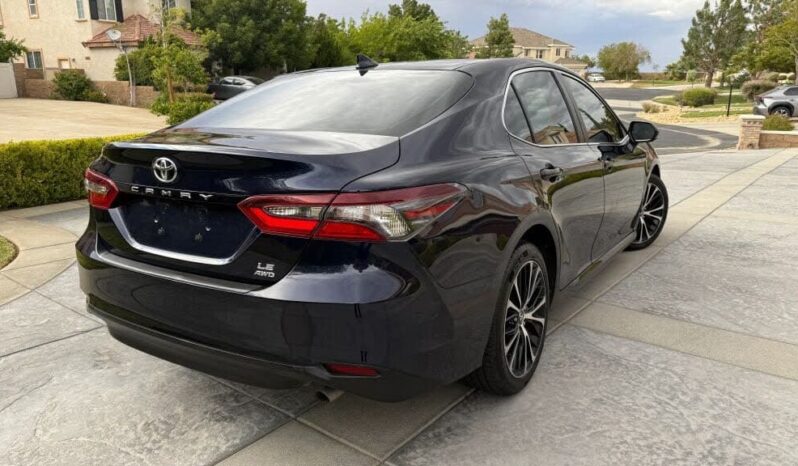 
								2022 Toyota Camry LE full									