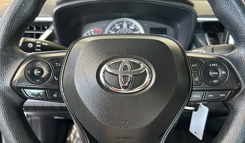 
								2022 Toyota Corolla LE full									
