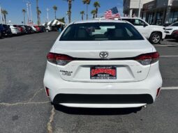 
										2022 Toyota Corolla LE full									