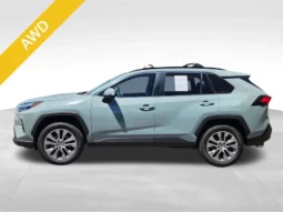 
										2022 Toyota RAV4 XLE Premium full									