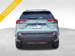
										2022 Toyota RAV4 XLE Premium full									