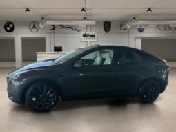 
										2023 Tesla Model Y Performance full									