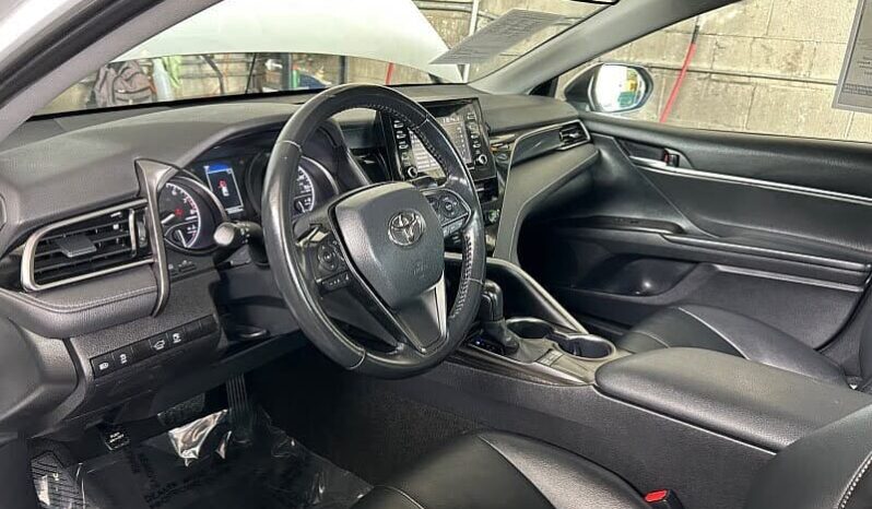 
								2023 Toyota Camry SE full									