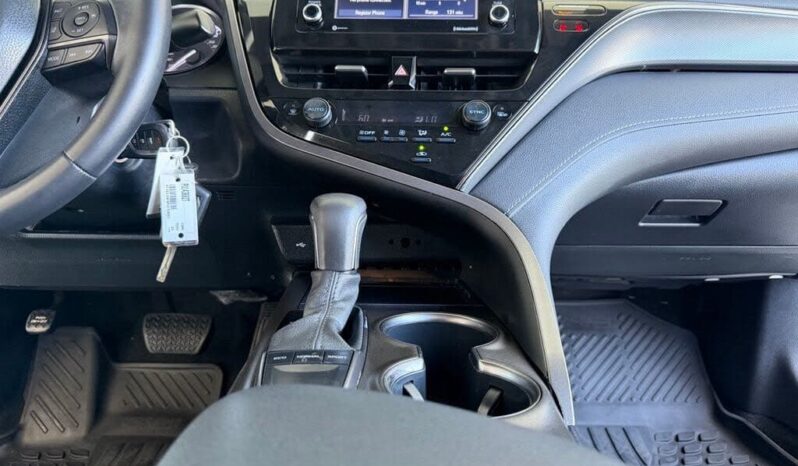 
								2023 Toyota Camry SE full									