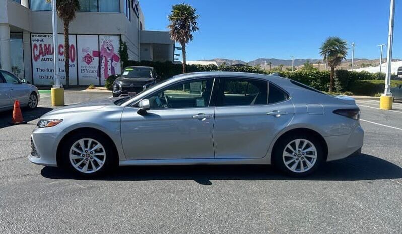 
								2023 Toyota Camry LE full									