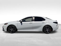 
										2023 Toyota Camry SE full									