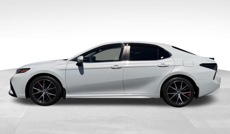 
								2023 Toyota Camry SE full									