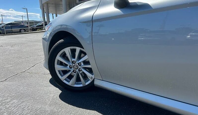 
								2023 Toyota Camry LE full									