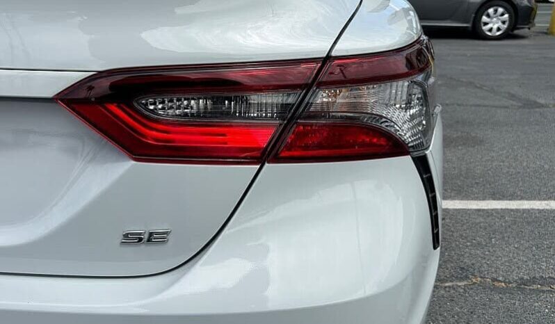 
								2023 Toyota Camry SE full									