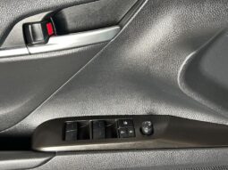 
										2023 Toyota Camry SE full									