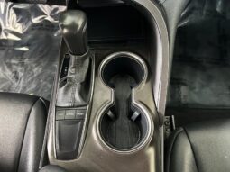 
										2023 Toyota Camry SE full									