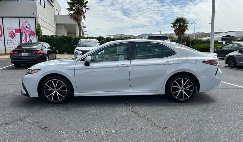 
								2023 Toyota Camry SE full									