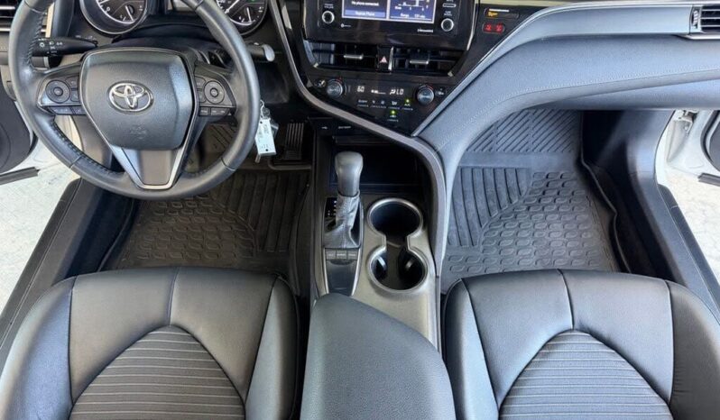 
								2023 Toyota Camry SE full									