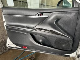 
										2023 Toyota Camry SE full									