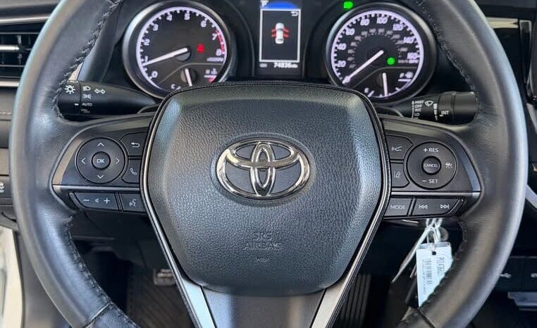 
								2023 Toyota Camry SE full									