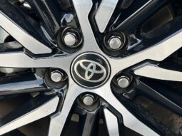
										2023 Toyota Camry SE full									