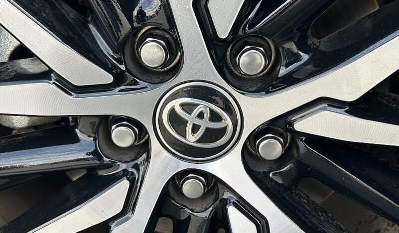 
								2023 Toyota Camry SE full									