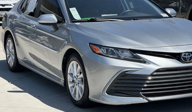 
								2023 Toyota Camry LE full									
