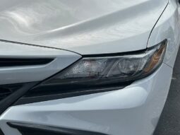 
										2023 Toyota Camry SE full									