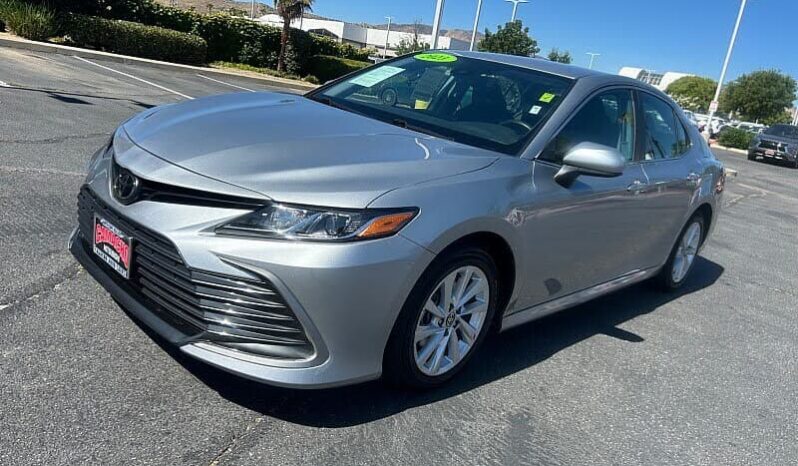 
								2023 Toyota Camry LE full									
