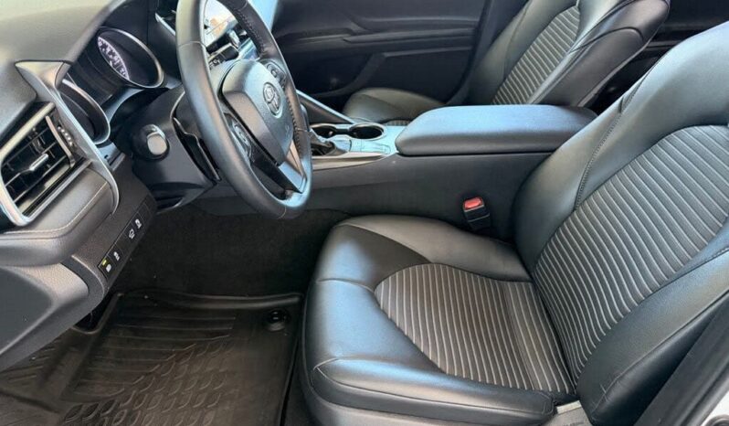
								2023 Toyota Camry SE full									