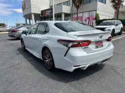 
										2023 Toyota Camry SE full									