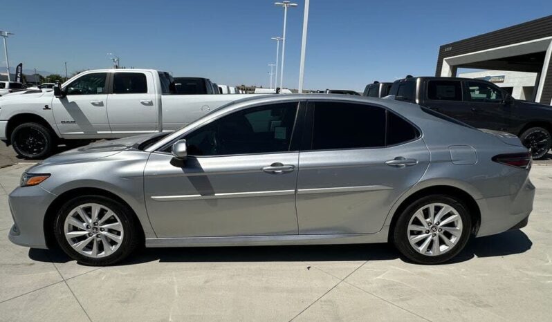 
								2023 Toyota Camry LE full									