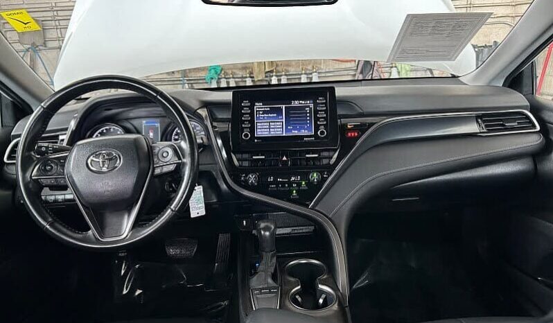 
								2023 Toyota Camry SE full									