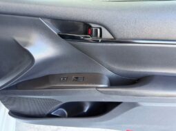 
										2023 Toyota Camry SE full									