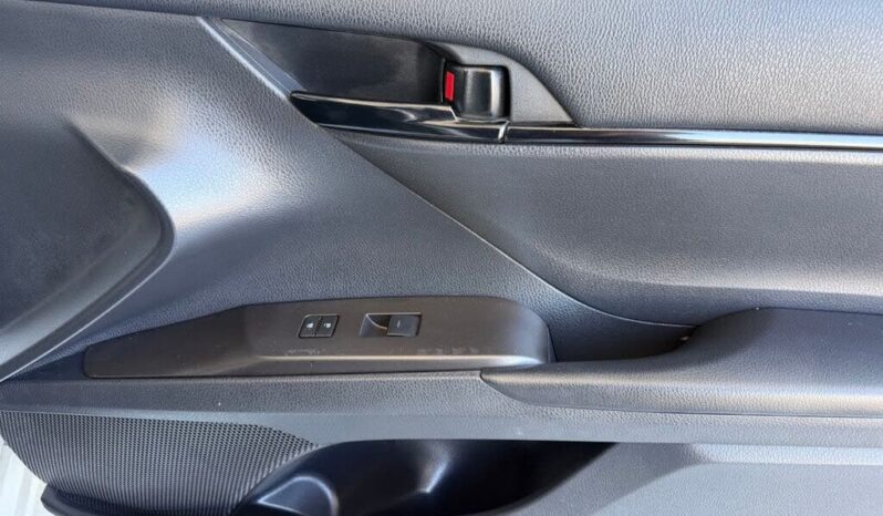 
								2023 Toyota Camry SE full									